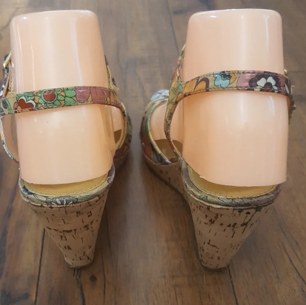 MIA - 90's Lili Floral‎ Peep Toe Wedges